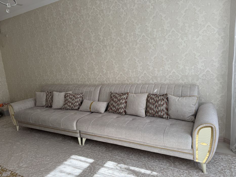 Диван 4.4 метр новая срочно продается