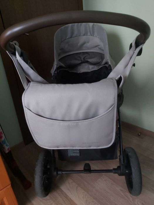 Kinderkraft Moov 2 3в1 количка + кошче за кола + аксесоари