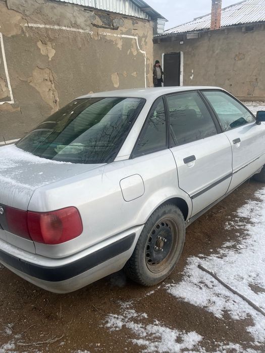 Продам Ауди б3 срочно