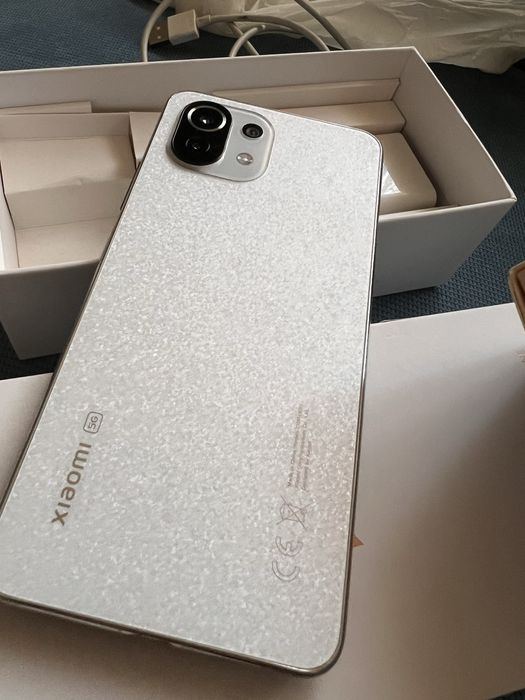 Xiaomi 11 lite 5G 128 gb si 8GB ca NOU/ Impecabil