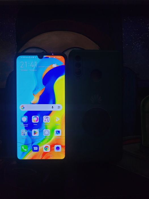 Huawei p30 Lite 128/6 всё  работает  только  разбитый