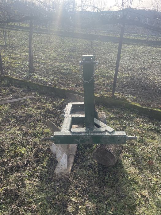 Plug de vanzare pt tractoras mai mic