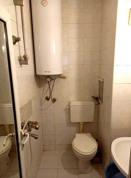 Дава се под наем Двустаен апартамент в Бургас, Възраждане - 68 кв.м за 350 € - Снимка #3