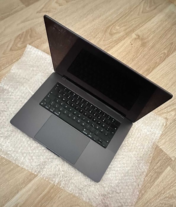 MACBOOK PRO 16inch 2023 m3 pro