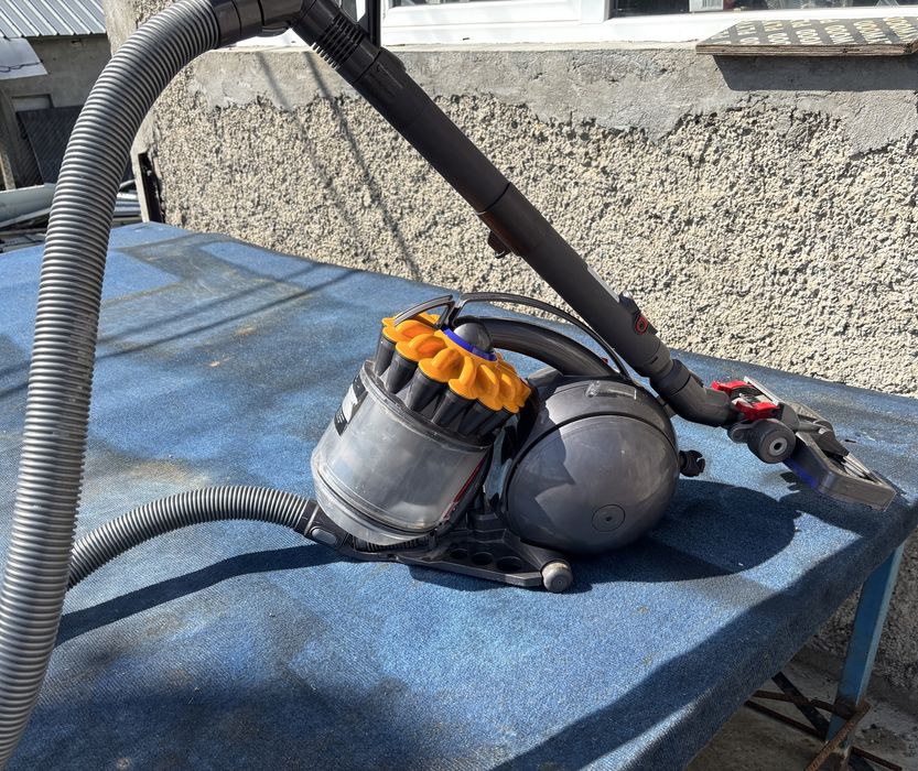 Dyson ball DC33 C Plus