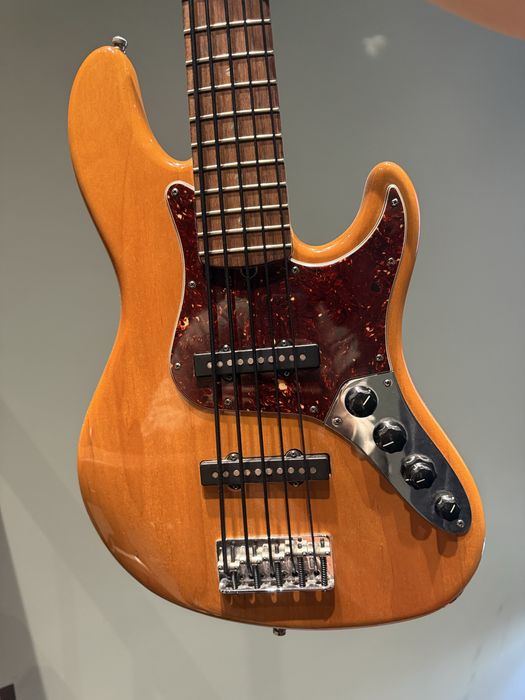 Fender deluxe jazz bass V USA