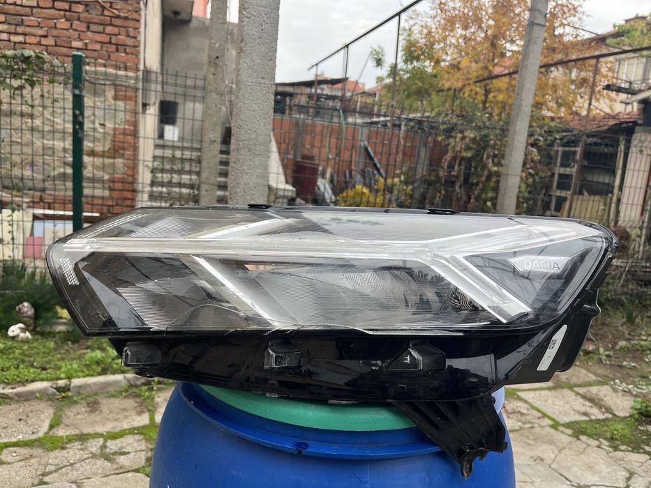Фар за Дачия Сандеро Sandero 2022 год ляв