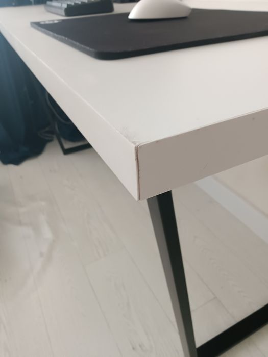 Продам стол новый