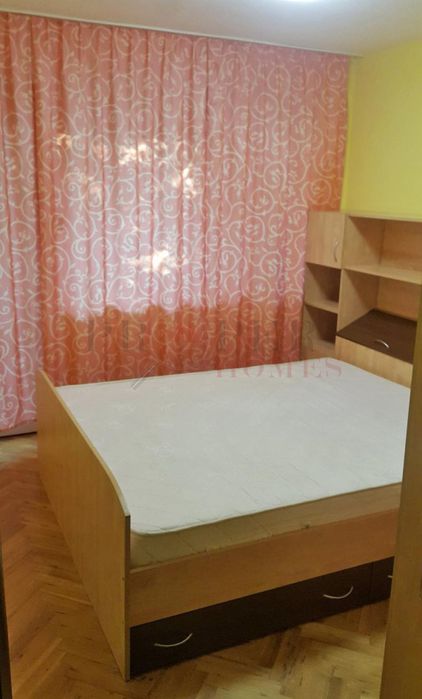 Дава се под наем Тристаен апартамент в Велико Търново, Акация - 80 кв.м за 357 € - Снимка #1