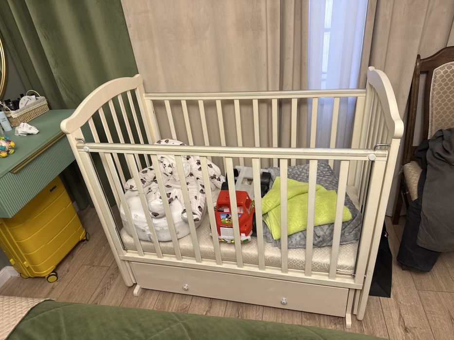 Продам детскую кроватку