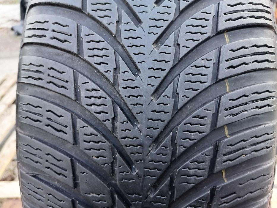 2 бр. Nokian 235/55R19 DOT 1823