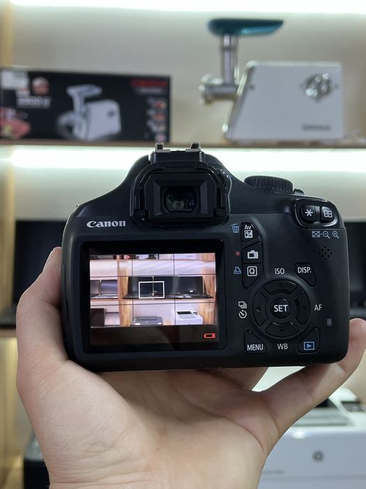 Фотоаппарат Canon EOS 1100D