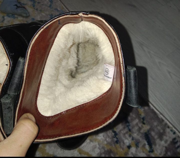 Продаю кожанный сапоги