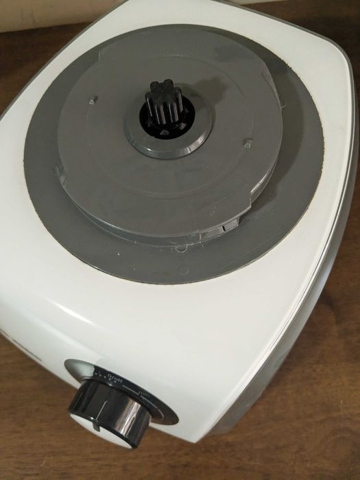 Кухненски робот Bosch mcm64060