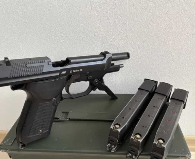 Pistol airsoft fullauto / burst Beretta M93 ASG/KWA/Greengas/Blowback