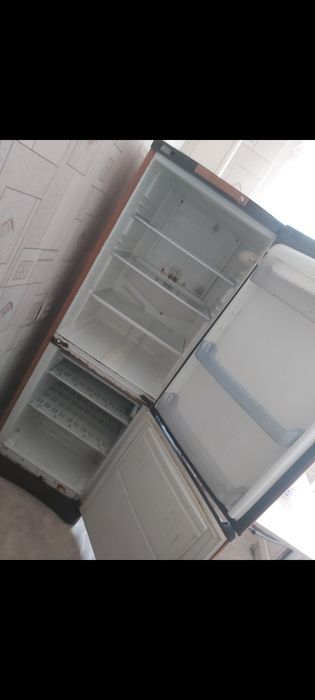 Продам холодильники 2 шт индезит