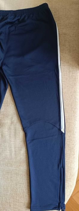 Спортно долнище анцуг UMBRO. Размер L. Ново.