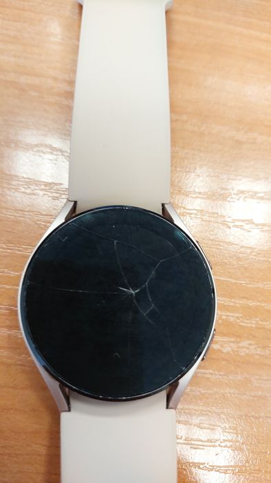 Часовник Smartwatch Samsung Galaxy Watch4, 40mm, LTE, Gold