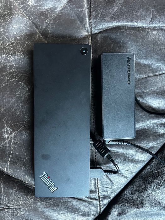Lenovo ThinkPad universal thunderbolt 4 dock