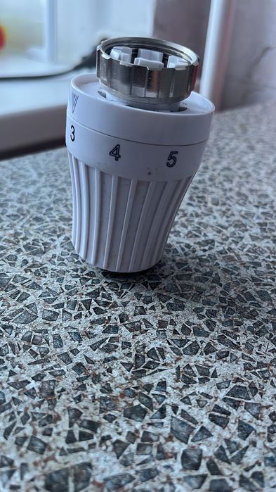 Продам термостатическую головку