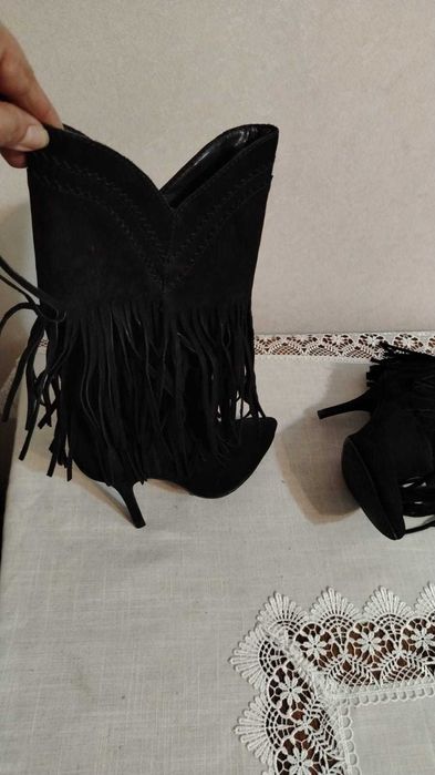 Продам одежду и обувь в отличном состоянии