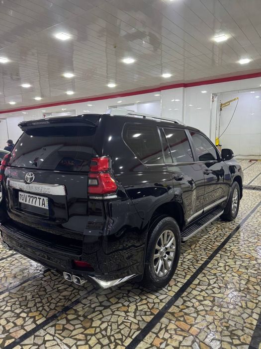 Тойота прадо  2021