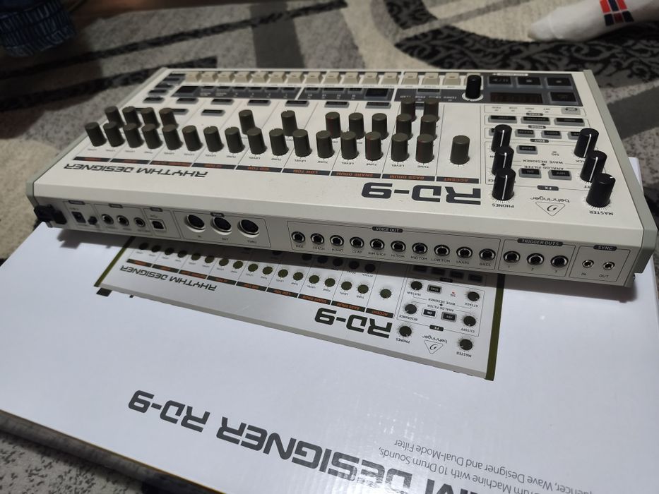 Rhythm machine Behringer RD9