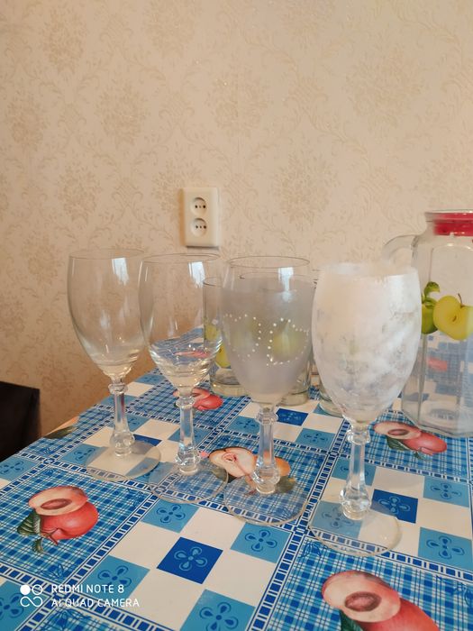 Продам фужеры и рюмки.