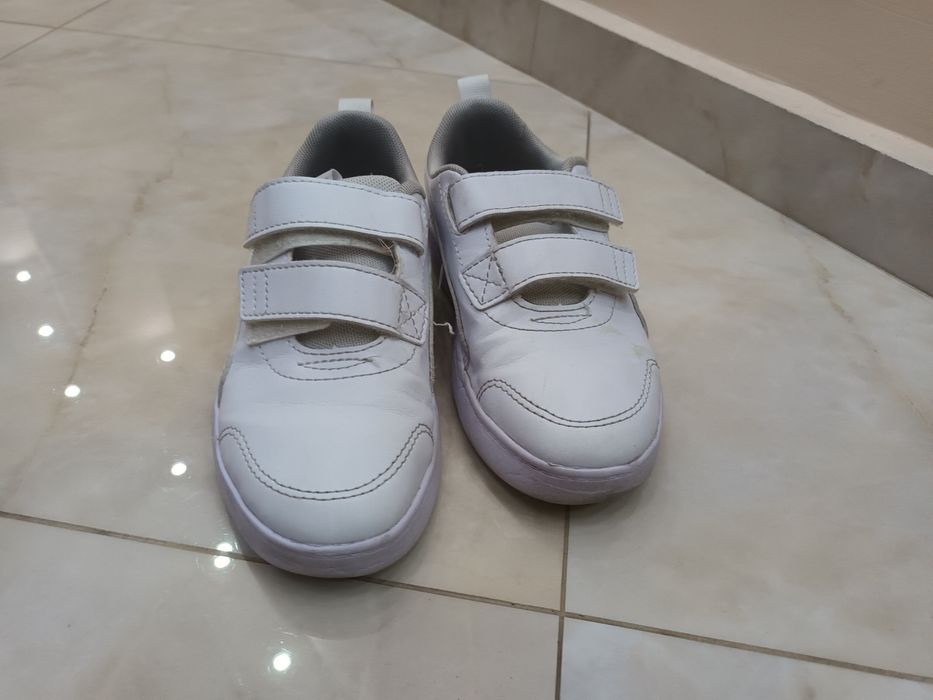 Обувки и боти за момче