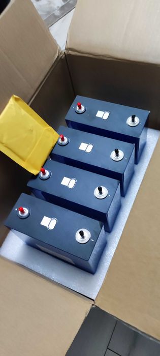 4 Celule LiFePO4 360Ah / 1.152Kw / 3.2v Clasa A cu 10.000 de cicluri de încărcare/descărcare