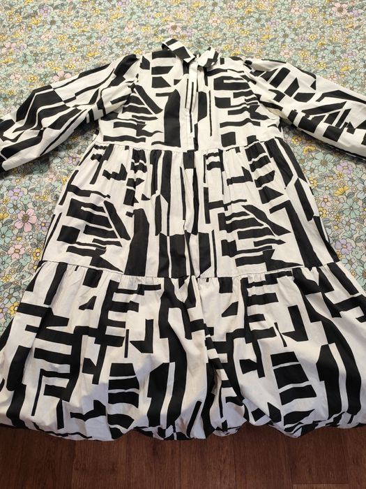 Продам платье , рубашку.