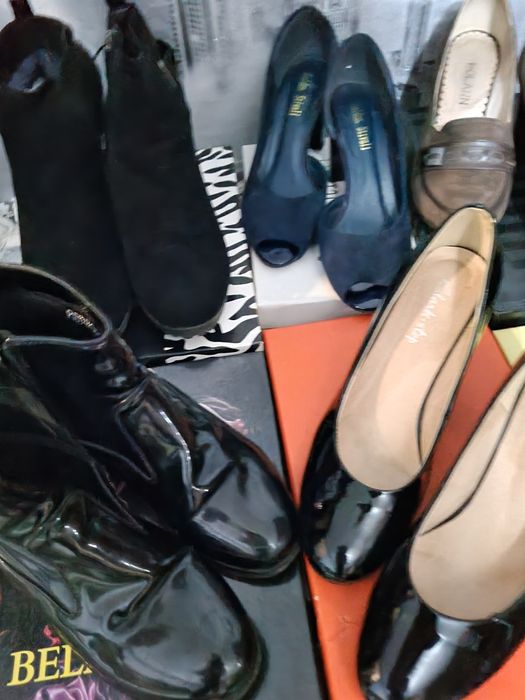 Обувь 37- 38  в одни руки