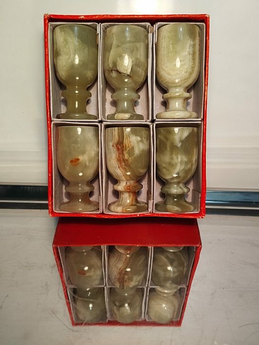 Продам рюмки из оникса