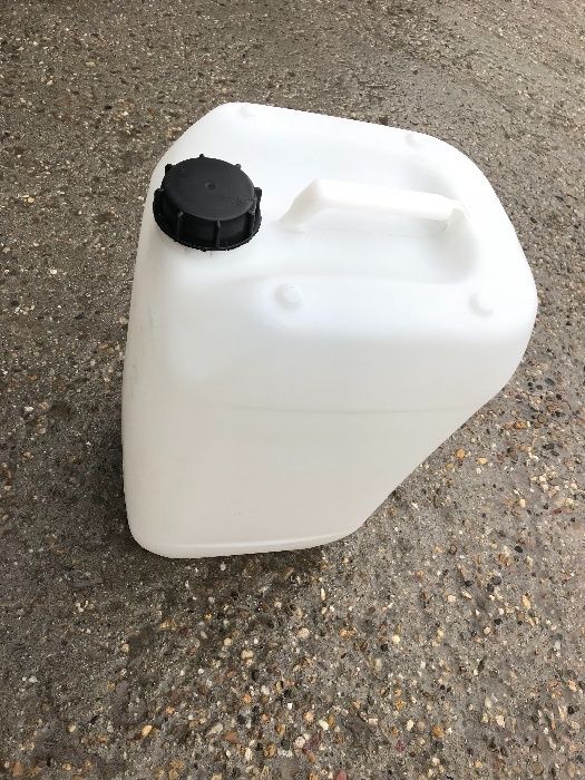 ТУБИ 25л. 10бр. 50лв. НОВИ, чисти и здрави с капачки