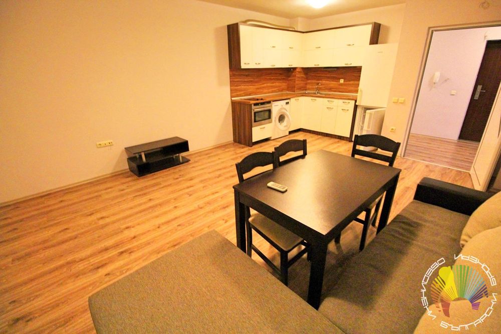 Дава се под наем Двустаен апартамент в Бургас, Славейков - 74 кв.м за 510 € - Снимка #3