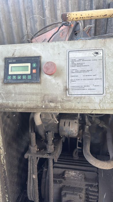 Винтовой воздушный компрессор