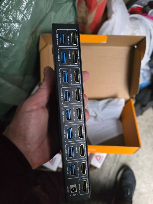 Kceve KVM switch 8x1 / 4k HD / original, nou la cutie