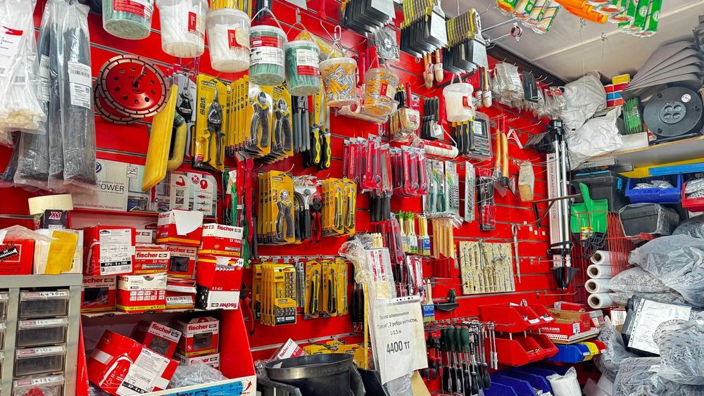 Крашеные саморезы для кровли