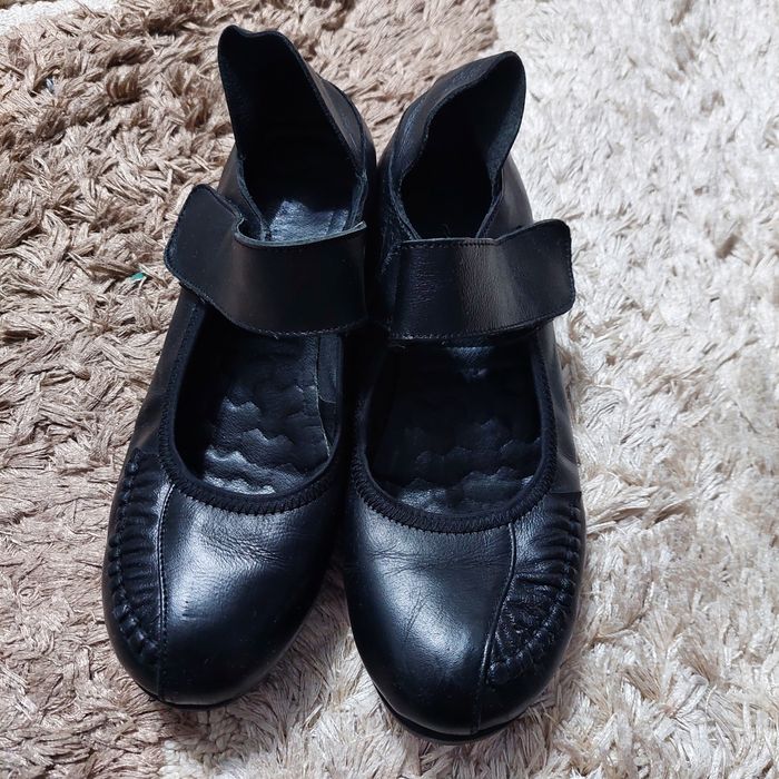 Продам кожаные туфли 37р