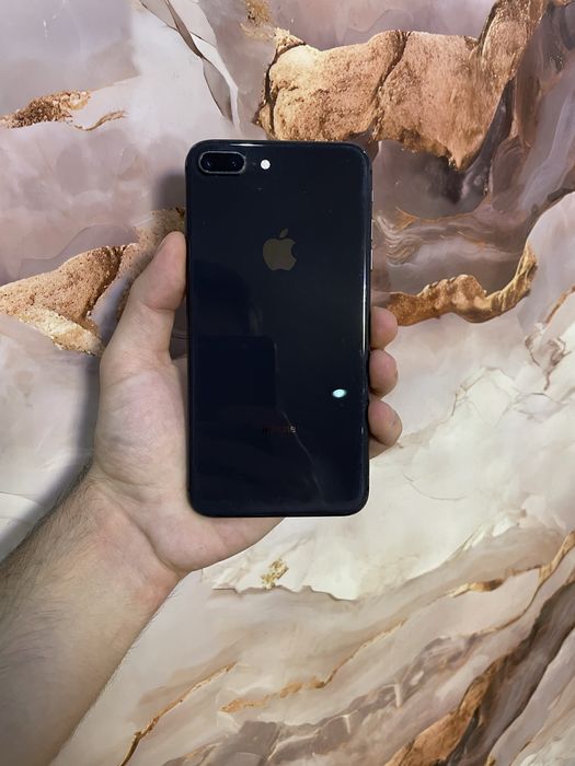 Продам телефон айфон 8Plus