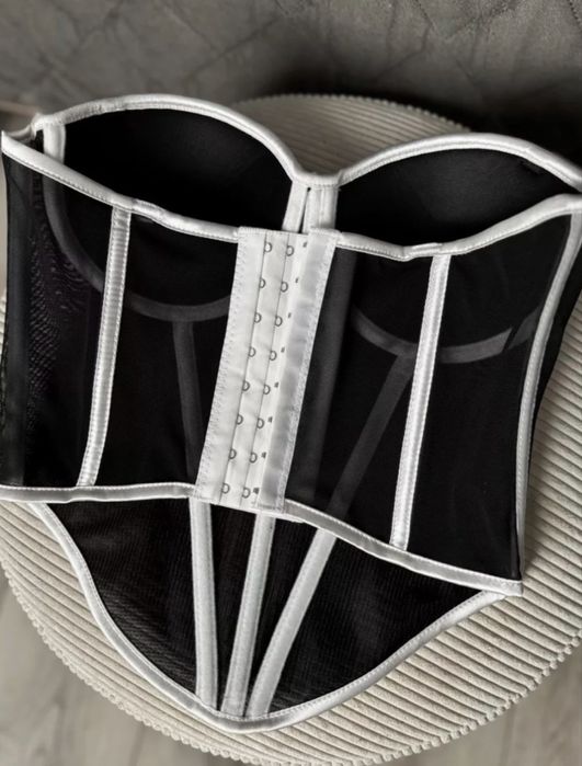 Продам вечерний корсет