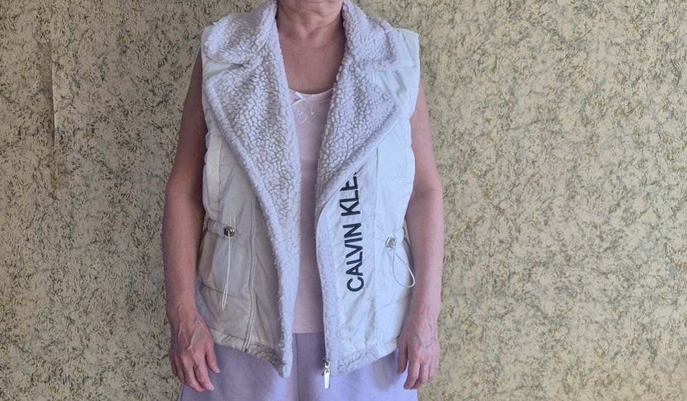 Жалетка теплая женская -