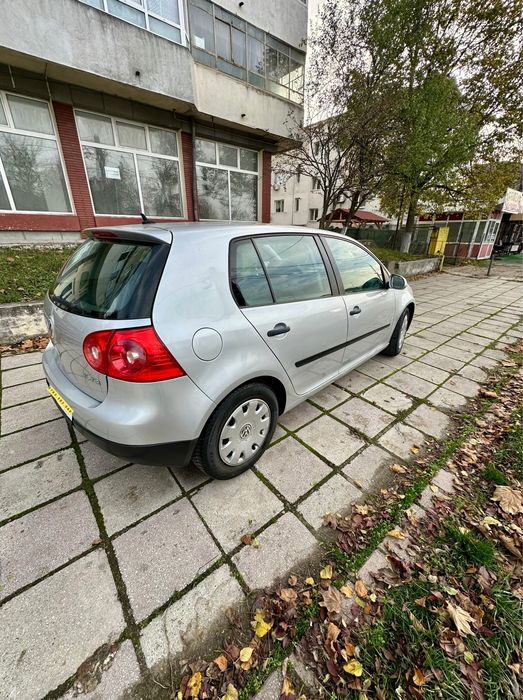 Golf 5 - 1.6 fsi - 115 cp - Clima - Navi - Senzori - Computer de bord