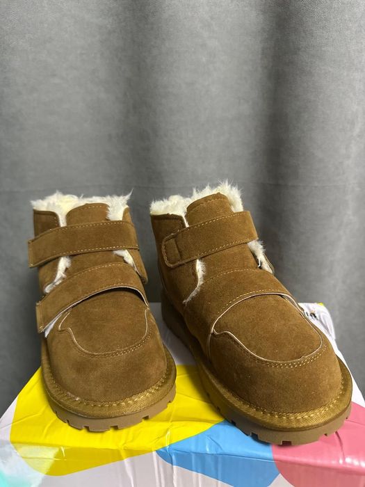 Продам новые детские угги