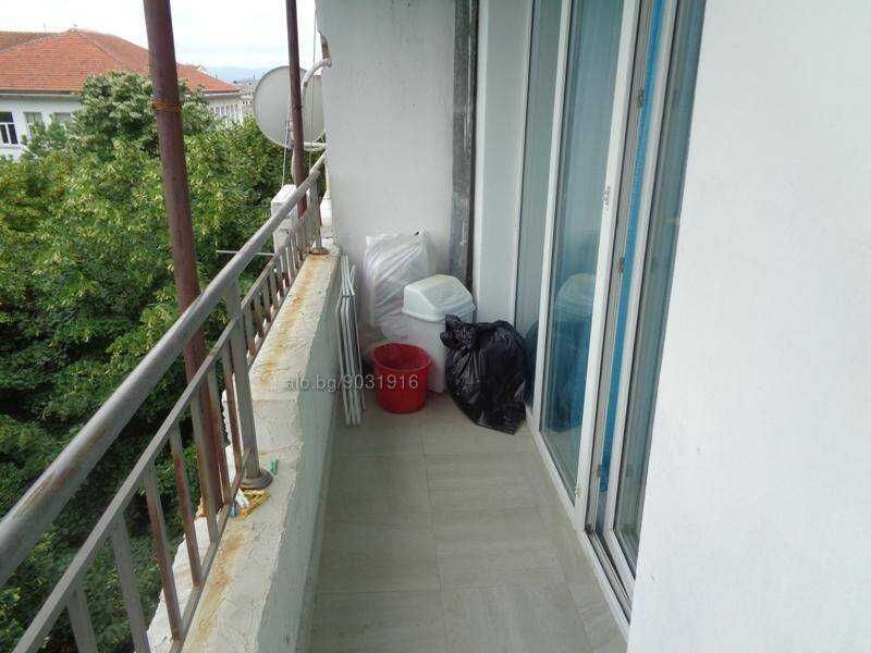 Дава се под наем Двустаен апартамент в Бургас, Възраждане - 60 кв.м за 408 € - Снимка #9