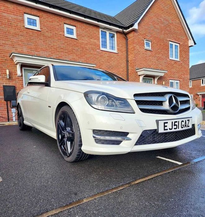 Vând Mercedes C250 Coupe