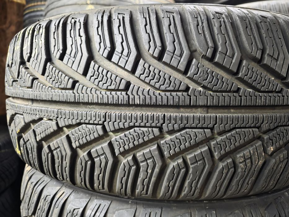 2бр Като нови зимни гуми 225 55 16 - Uniroyal