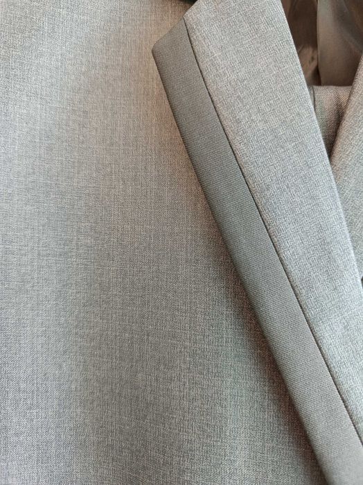 Vând costum pentru evenimente, mărimea 52