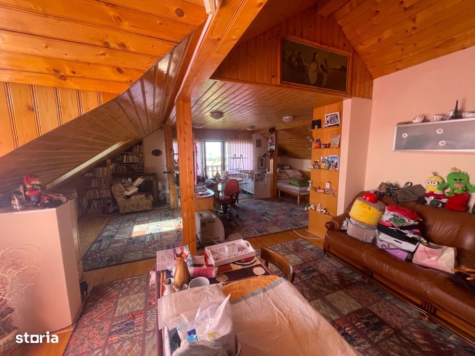 Vila premium-7 camere,5 bai,garaj 3 masini-Zona Ciuperca