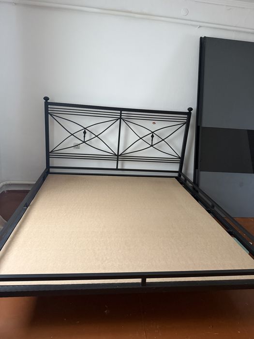 кованная кровать